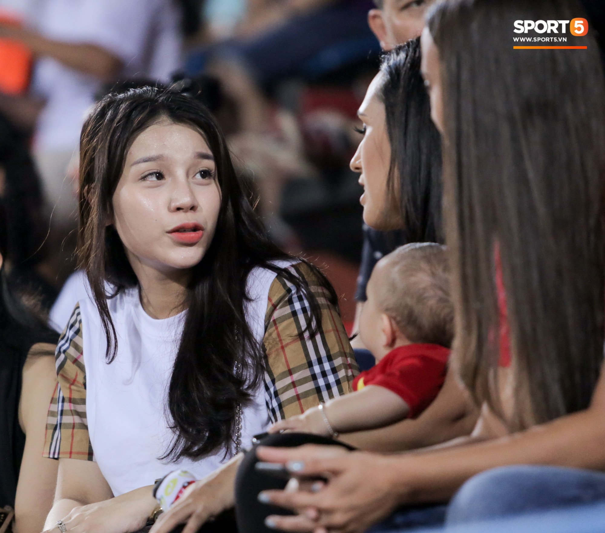 viettelslnavong8vleague2019171557081465418486145854b4e679ac44cp.jpg