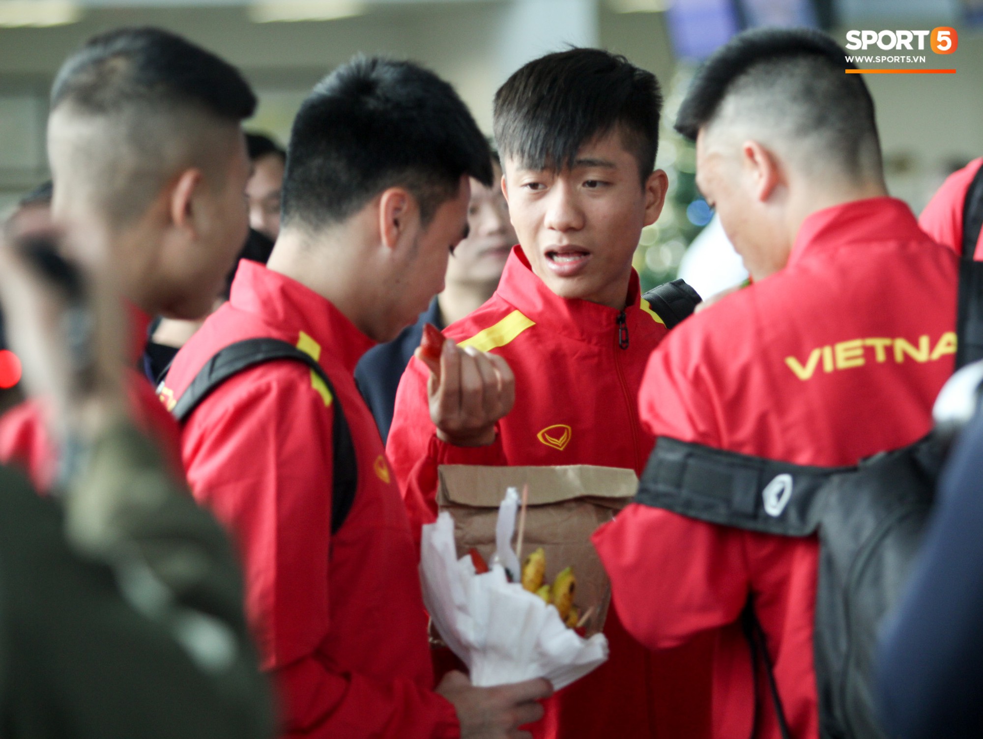 xuantruonghopbao2412201810154587531560414748593810c0196ab49cp.jpg