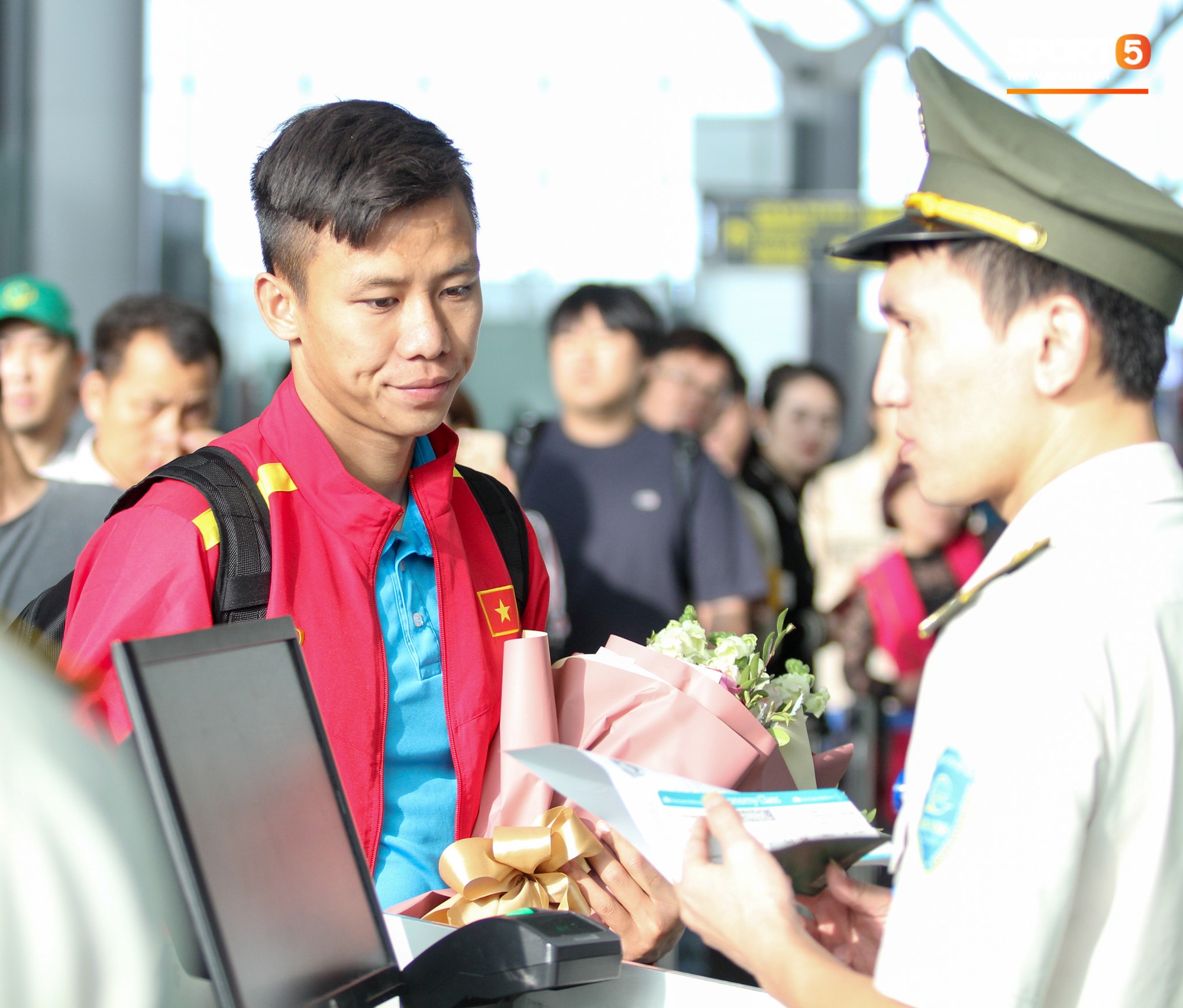 xuantruonghopbao24122018211545875315615131669477548127bac6fcp.jpg