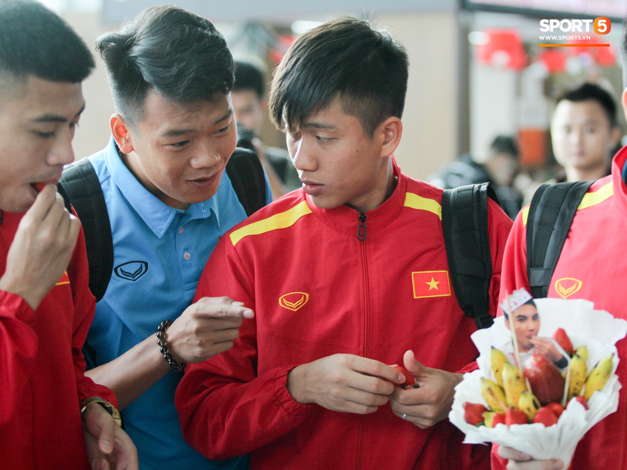 xuantruonghopbao2412201871545875315602796430380521071469ccp.jpg