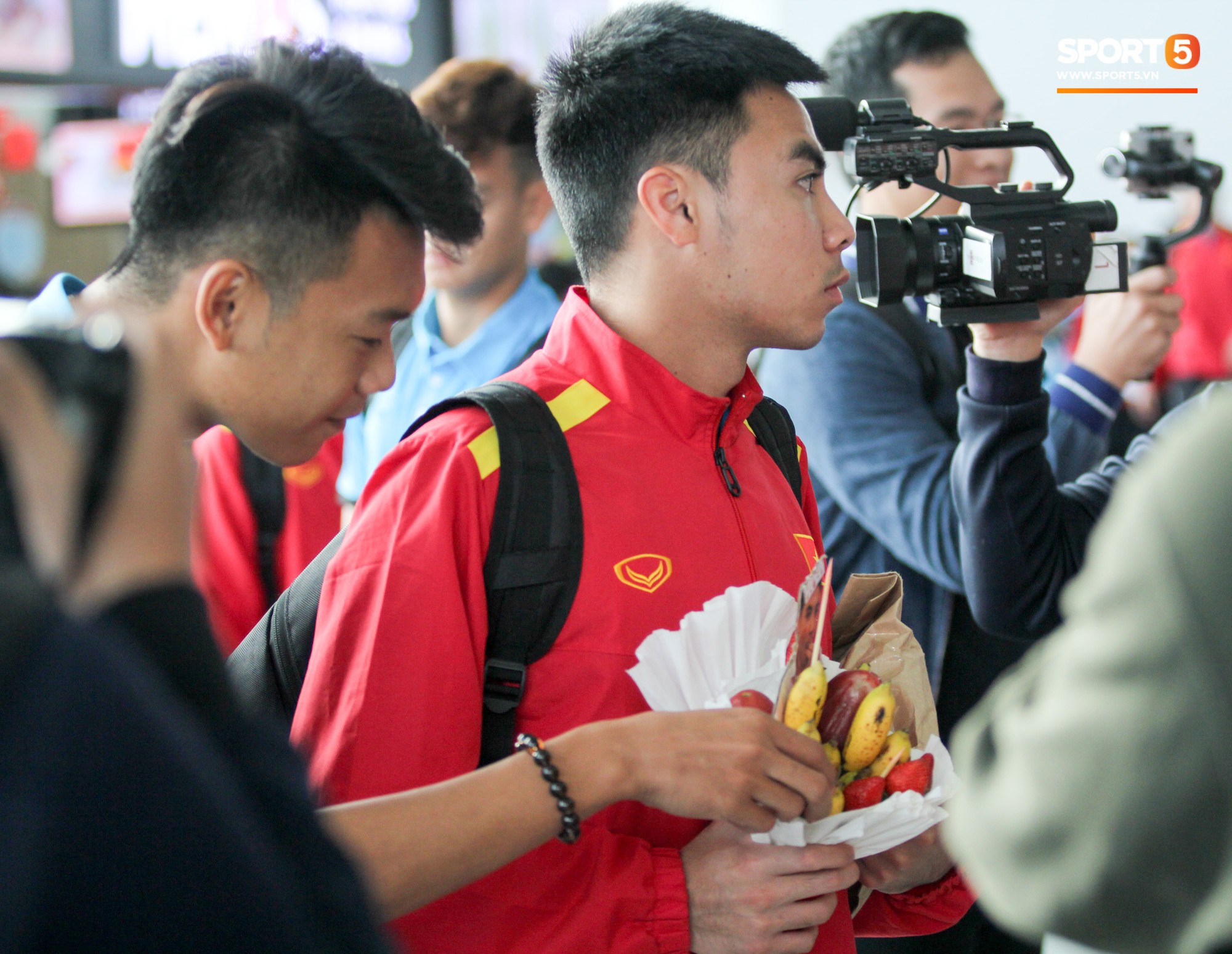 xuantruonghopbao241220188154587531562615610794397a2d42bb48cp.jpg