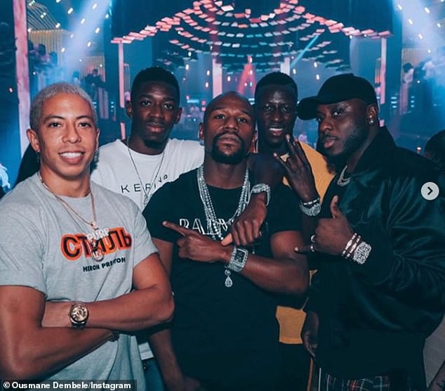 175828947378847dembeleposeswithfloydmayweathercandbenjaminmendyseconda515665033344521566528201389761621832720f1d2608cp.jpg
