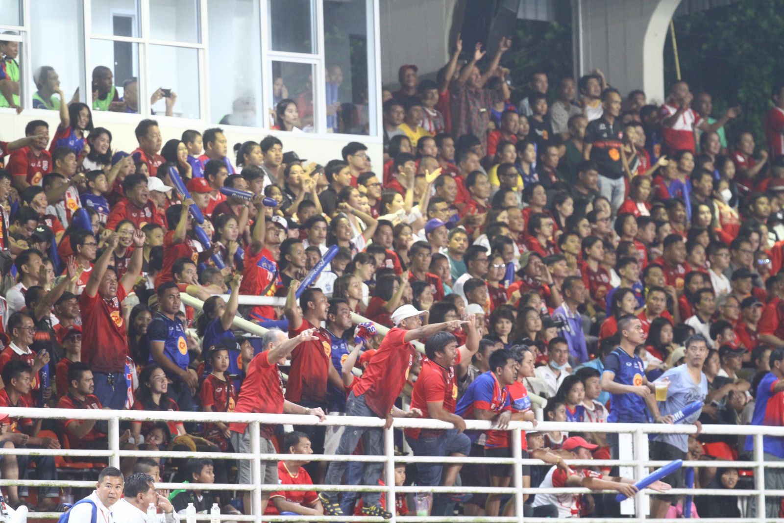 buriramunited215655730454549494769421142c32b25cp.jpg