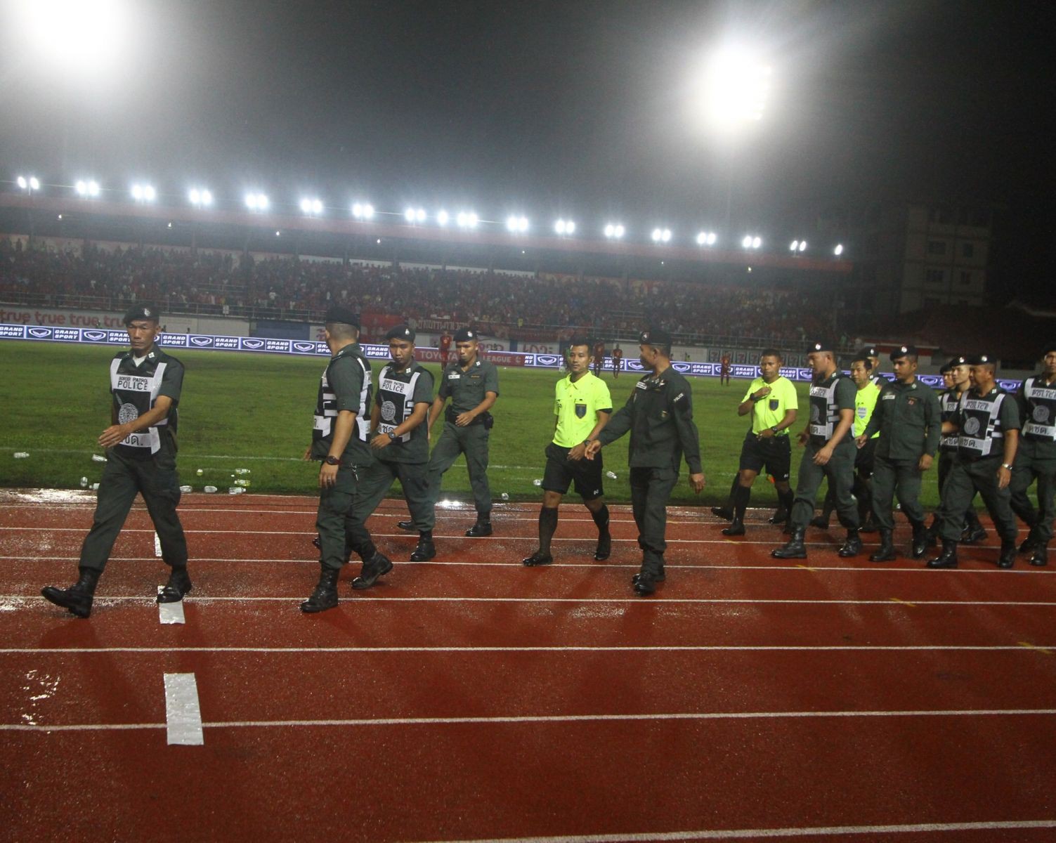 buriramunited715655729763891549353433f64a7bf8c4cp.jpg