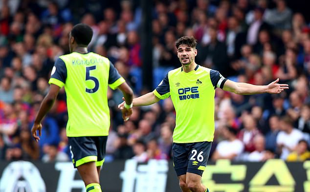 huddersfield02565851553995580440473458689crop155399558489116770289153268c32cc8cp.jpg