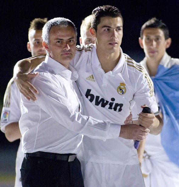 realmadridnewsflorentinoperezronaldoguardiola157786615409426201481496187375a7e986f170cp.jpg