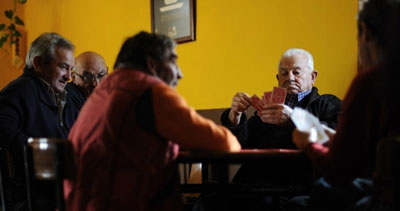 "Ph&aacute;t cuồng" v&igrave; cả l&agrave;ng tr&uacute;ng số độc đắc 3