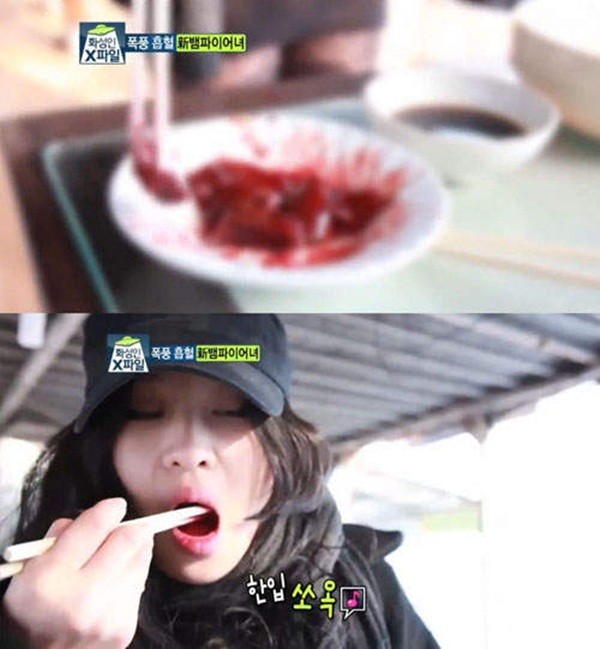 2 người đẹp H&agrave;n uống m&aacute;u tươi như ma c&agrave; rồng 16