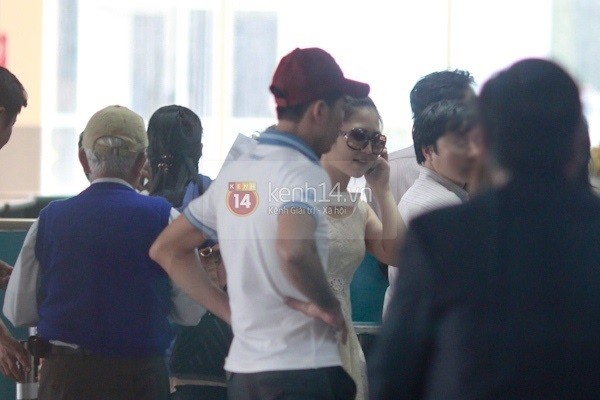 Hương Tr&agrave;m ra H&agrave; Nội sau khi đăng quang The Voice 8