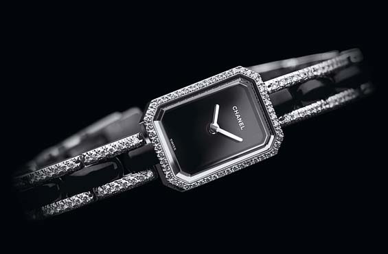 2 sự ra đi v&agrave; trở lại "n&oacute;ng rẫy" l&agrave;ng thời trang 4