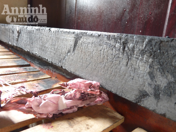 D&igrave; ruột ch&aacute;u b&eacute; 5 tuổi bị &ocirc;ng nội thi&ecirc;u sống su&yacute;t lĩnh đ&ograve;n hội đồng 1