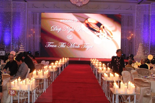 Minh Tuyết rạng rỡ trong đ&aacute;m cưới tại Việt Nam 20