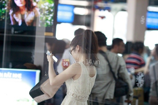 Hương Tr&agrave;m ra H&agrave; Nội sau khi đăng quang The Voice 7