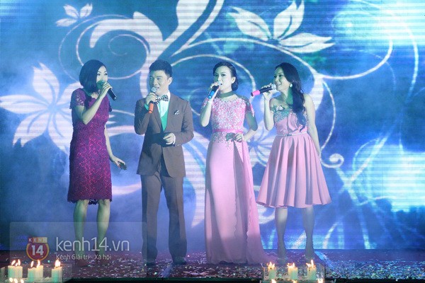 Minh Tuyết rạng rỡ trong đ&aacute;m cưới tại Việt Nam 28