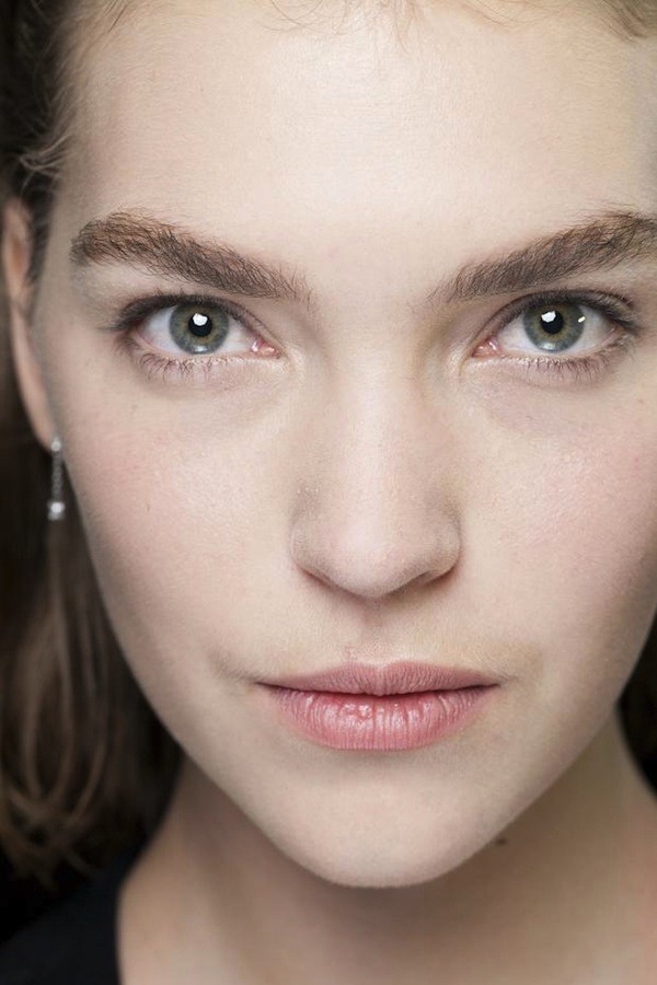 Những xu hướng trang điểm l&yacute; tưởng từ s&agrave;n diễn Thu/Đ&ocirc;ng 2013 3