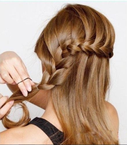 3 ph&uacute;t tự tết t&oacute;c ch&eacute;o tới c&ocirc;ng sở  4