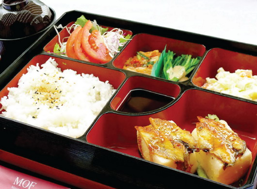 8 m&oacute;n Nhật 'h&uacute;t hồn" thực kh&aacute;ch Việt Nam 2