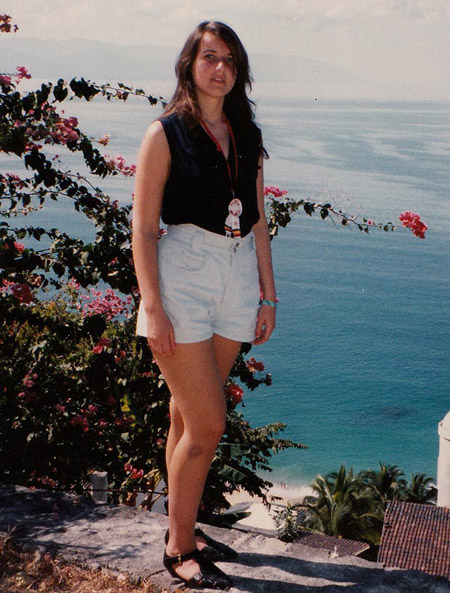 Những c&ocirc; g&aacute;i gầy giơ xương chiến đấu với bệnh biếng ăn 3