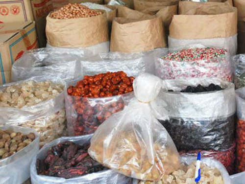 H&agrave;ng loạt m&oacute;n ăn vặt d&iacute;nh chất độc g&acirc;y teo n&atilde;o 1