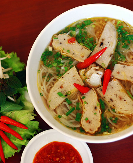 "Măm" m&oacute;n n&oacute;ng ở Đ&agrave; Lạt 3