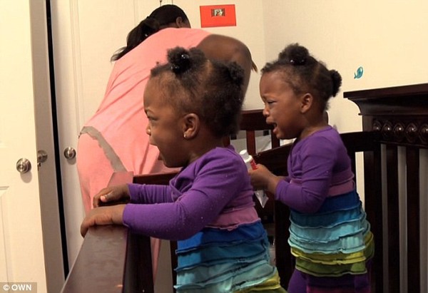 Cho&aacute;ng với kỷ lục của những b&agrave; mẹ mắn đẻ  10