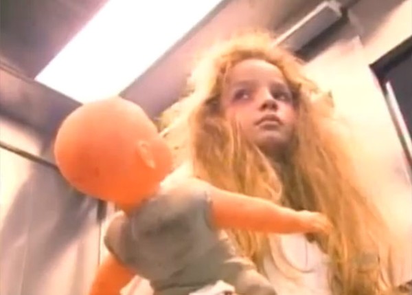 C&aacute;c clip dọa ma h&agrave;i hước nhất 9