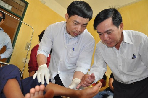 Bệnh vi&ecirc;m da lạ lan ra x&atilde; thứ ba 1