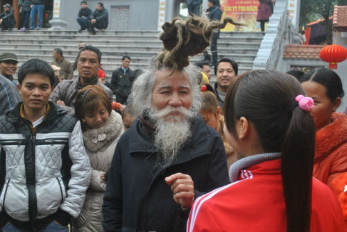 "&Ocirc;ng ti&ecirc;n" t&oacute;c b&uacute;i h&igrave;nh rồng xuất hiện ở hội Lim 1