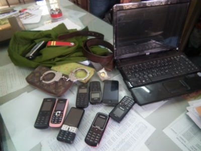 Giả c&ocirc;ng an lừa tinh h&agrave;ng loạt thiếu nữ 1