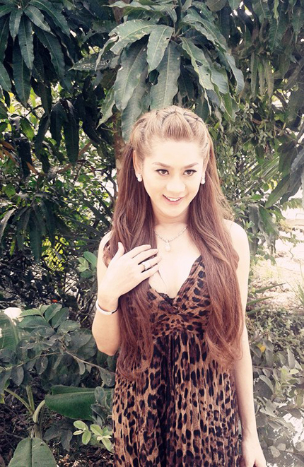 Khanh Chi L&acirc;m khoe ảnh về thăm qu&ecirc; bạn trai 4