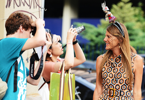 Zoom v&agrave;o phong c&aacute;ch của 10 bi&ecirc;n tập vi&ecirc;n thời trang nổi tiếng 7