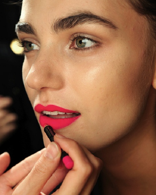 Son m&ocirc;i d&ugrave;ng sao cho đ&uacute;ng 4