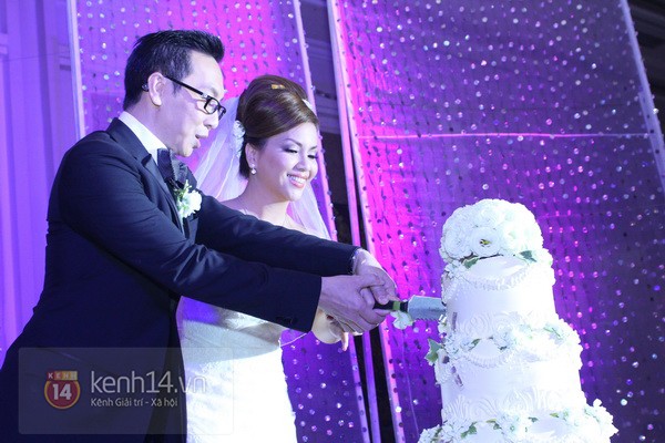 Minh Tuyết rạng rỡ trong đ&aacute;m cưới tại Việt Nam 24