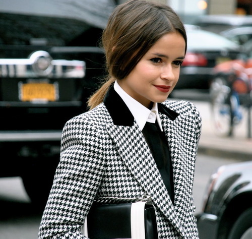 Zoom v&agrave;o phong c&aacute;ch của 10 bi&ecirc;n tập vi&ecirc;n thời trang nổi tiếng 18