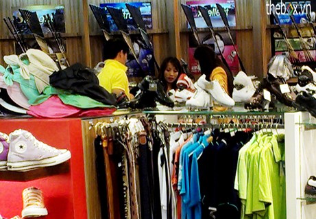 Thủy Ti&ecirc;n lần đầu xuất hiện sau khi sinh 4