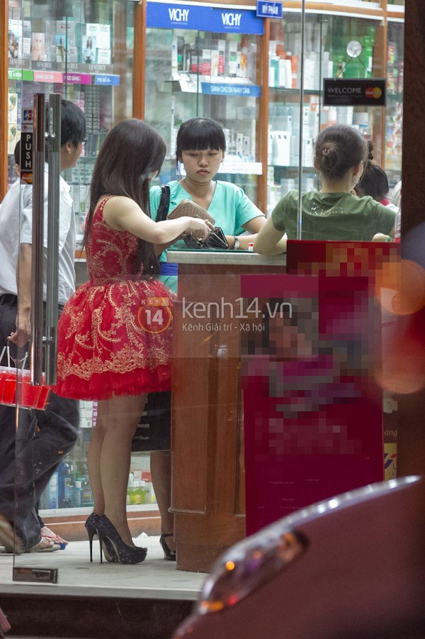 Hương Tr&agrave;m lộ vẻ mệt mỏi trước đ&ecirc;m Chung kết The Voice 8