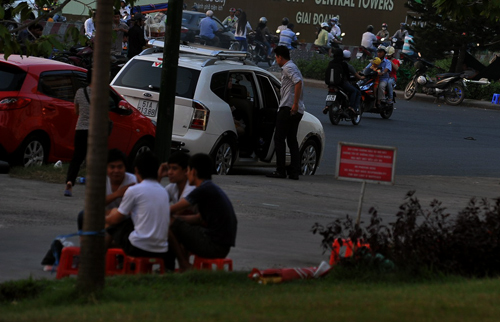 Nhật Kim Anh bị bắt gặp hẹn h&ograve; si&ecirc;u mẫu Đức Vĩnh 1