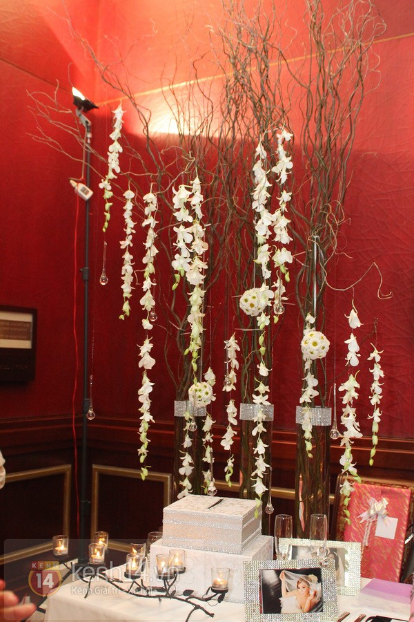 Minh Tuyết rạng rỡ trong đ&aacute;m cưới tại Việt Nam 5