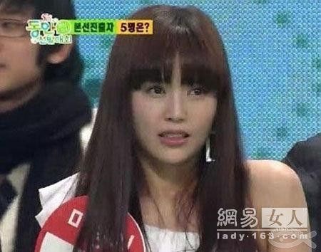 Sốc với 3 b&agrave; mẹ trẻ m&atilde;i kh&ocirc;ng gi&agrave; 4