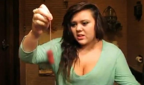 Cho&aacute;ng với m&agrave;n ăn uống kinh dị của những người đẹp 2