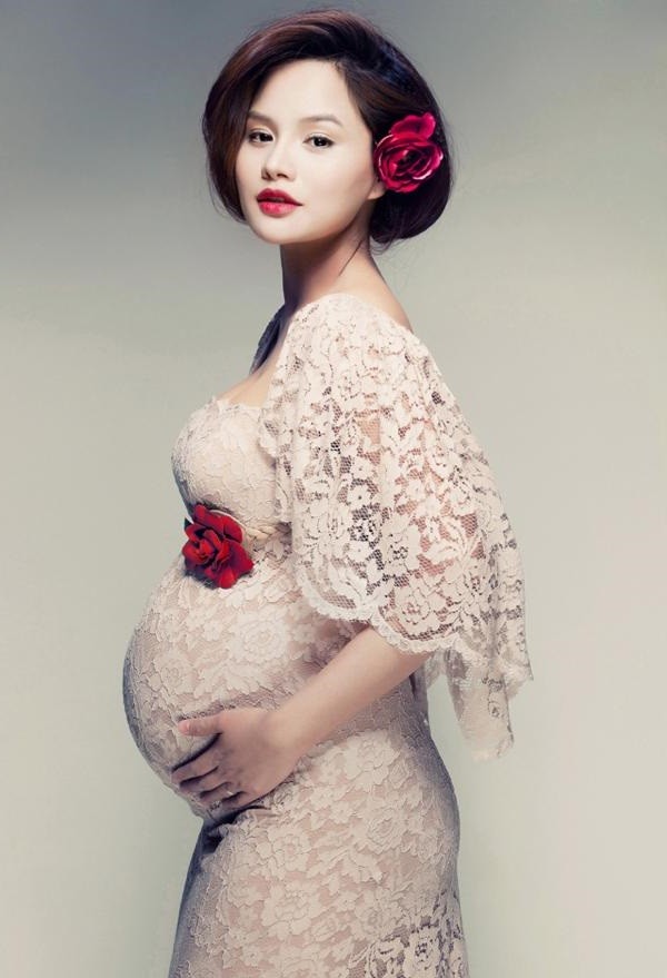 Vũ Thu Phương đ&atilde; sinh con g&aacute;i 3