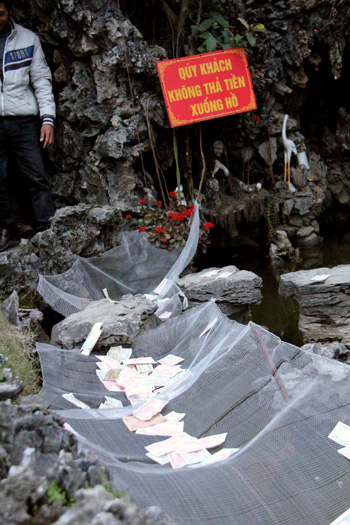 Sư giả, ăn xin &ldquo;bủa v&acirc;y&rdquo; Phủ Dầy 7