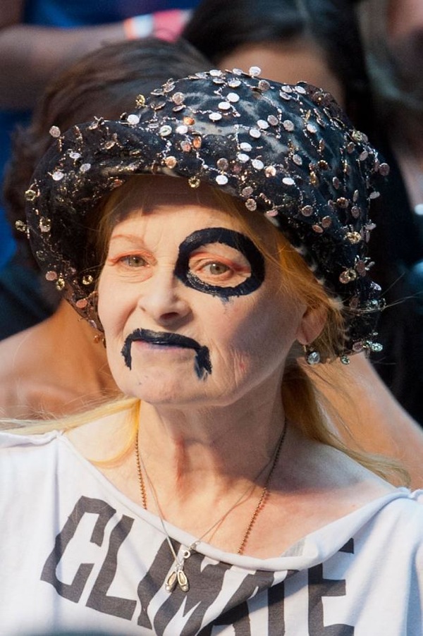 NTK Vivienne Westwood ch&ecirc; style của b&agrave; Obama lẫn c&ocirc;ng nương Kate 4