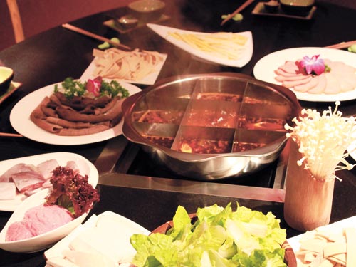 Sốc v&igrave; qu&aacute;n ăn biến dầu thải th&agrave;nh... s&uacute;p  1