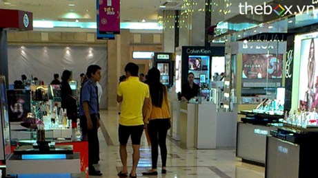 Thủy Ti&ecirc;n lần đầu xuất hiện sau khi sinh 1