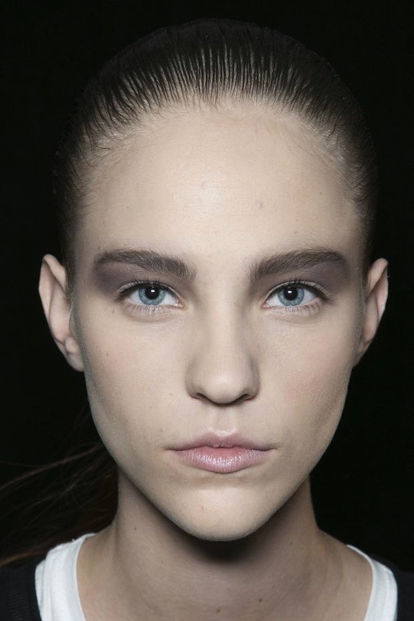 Những xu hướng trang điểm l&yacute; tưởng từ s&agrave;n diễn Thu/Đ&ocirc;ng 2013 26