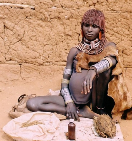 Kỳ lạ tập tục h&ocirc;n nh&acirc;n 1 vợ 3 chồng 6