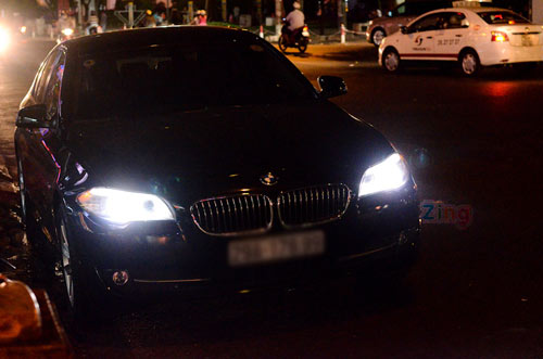 Angela Phương Trinh l&aacute;i xế hộp 2 tỷ mới tậu đi ăn kem 6