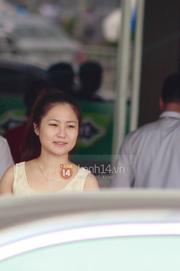 Hương Tr&agrave;m ra H&agrave; Nội sau khi đăng quang The Voice 1