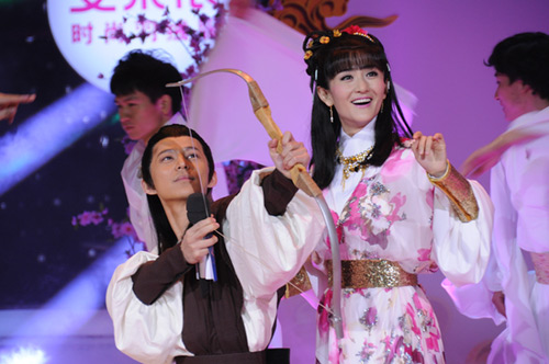 MC "Gương mặt th&acirc;n quen" của Trung Quốc quậy tưng 3